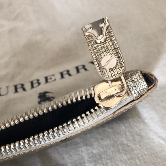 Burberry Clutch - Picture 3 of 8